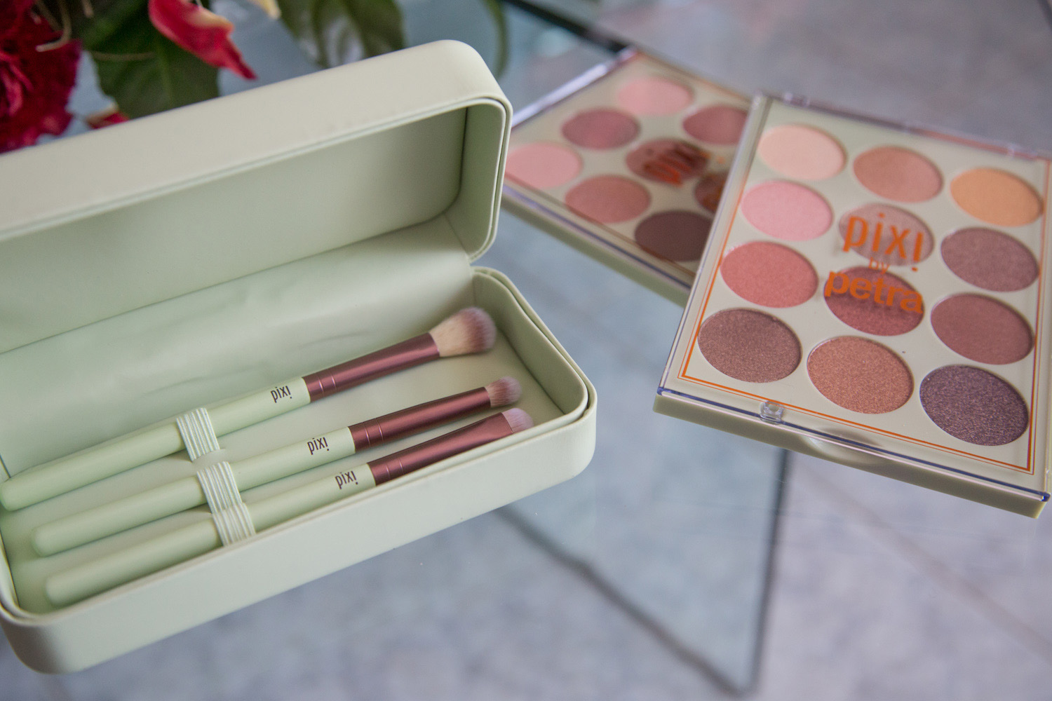 Eye Reflections Shadow Palette pixi beauty review